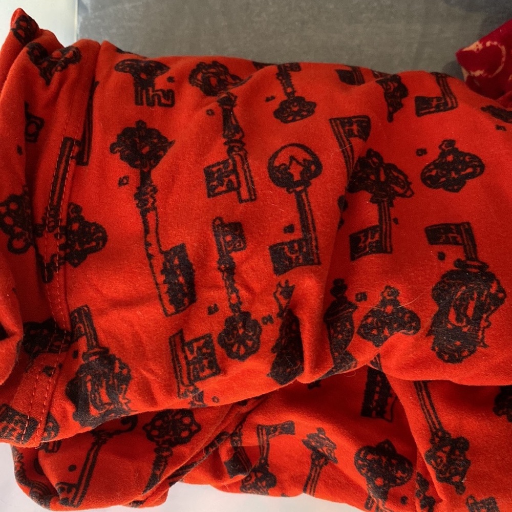 LuLaRoe Skeleton Key Leggings - Tall & Curvy (1) orange/red & black